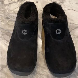 Sheepskin blend black new Merrill shoes.